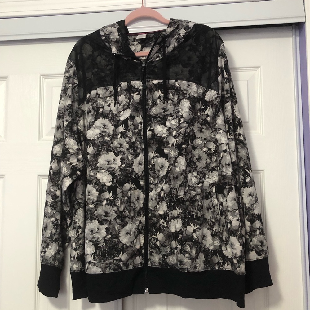 Lane Bryant Athleisure Floral Black and White Plus Hoodie, Size 26/28